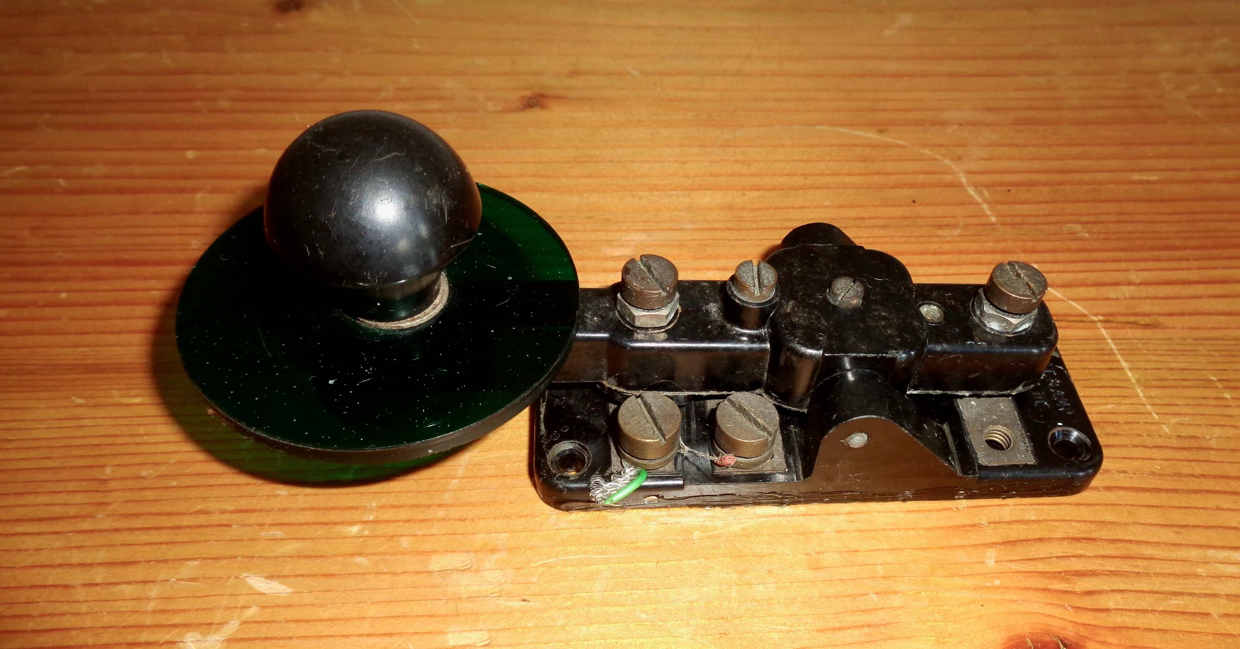 1940s Group 14 No.2 MK III WT 8 Amp Morse Key