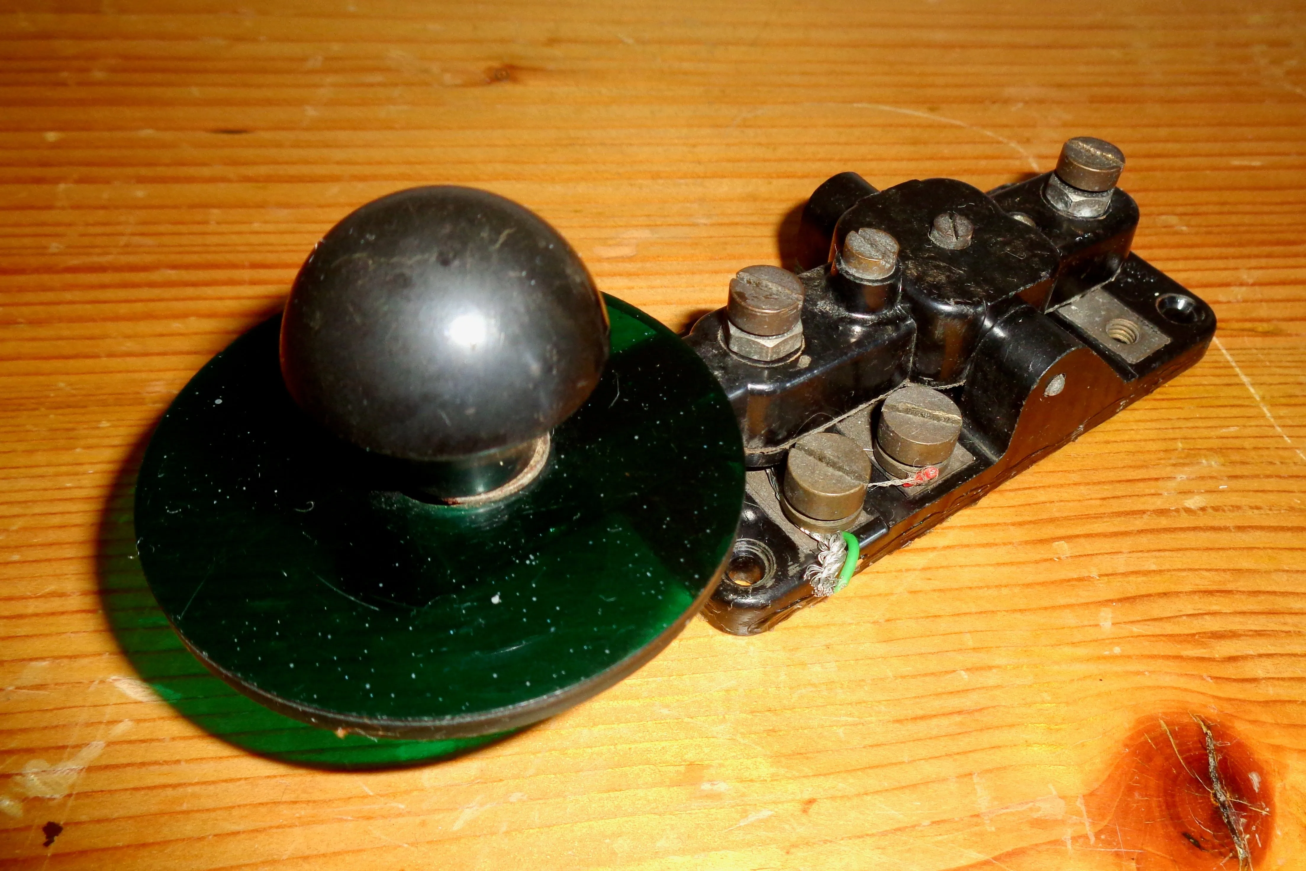 1940s Group 14 No.2 MK III WT 8 Amp Morse Key