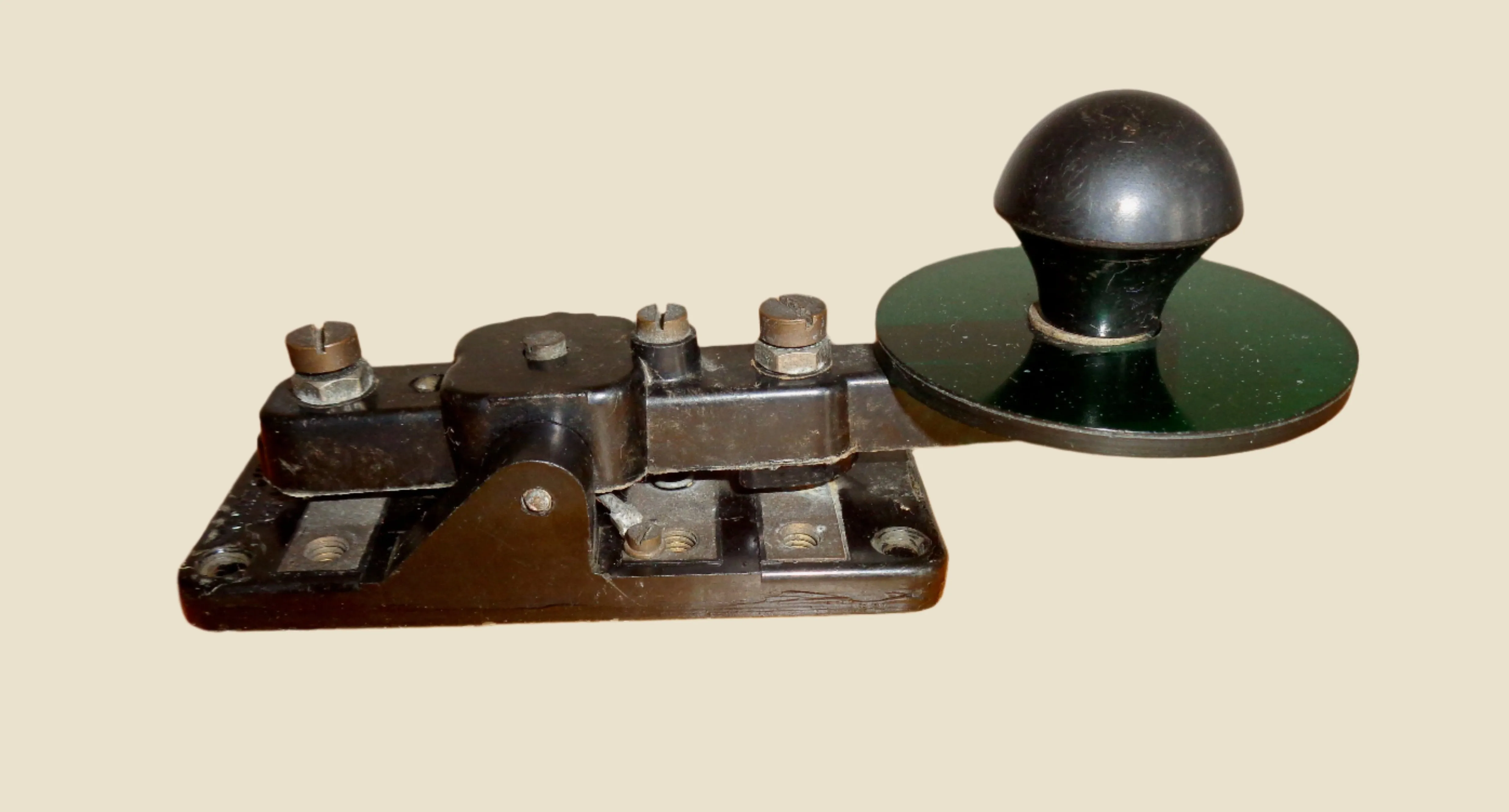 1940s Group 14 No.2 MK III WT 8 Amp Morse Key