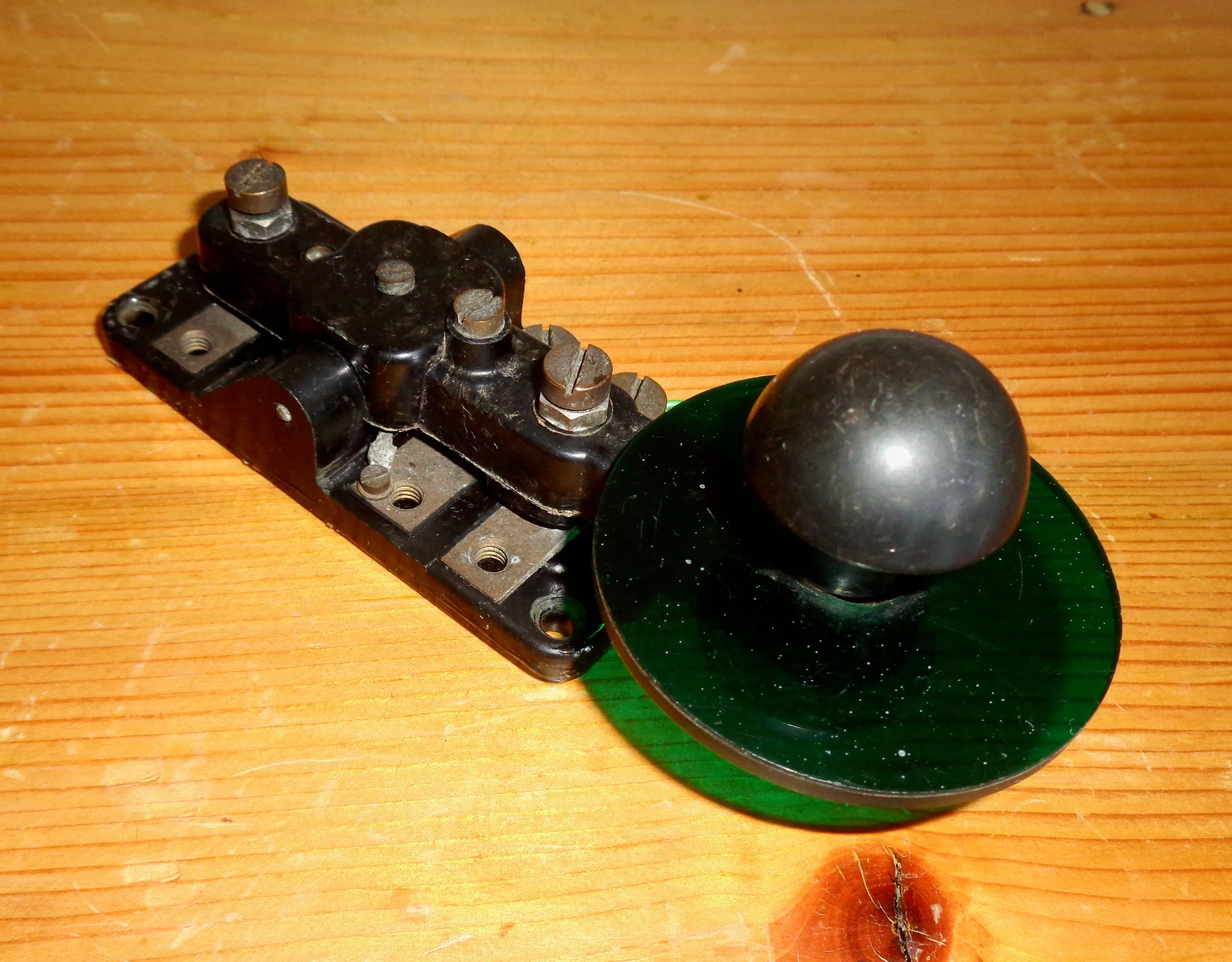 1940s Group 14 No.2 MK III WT 8 Amp Morse Key