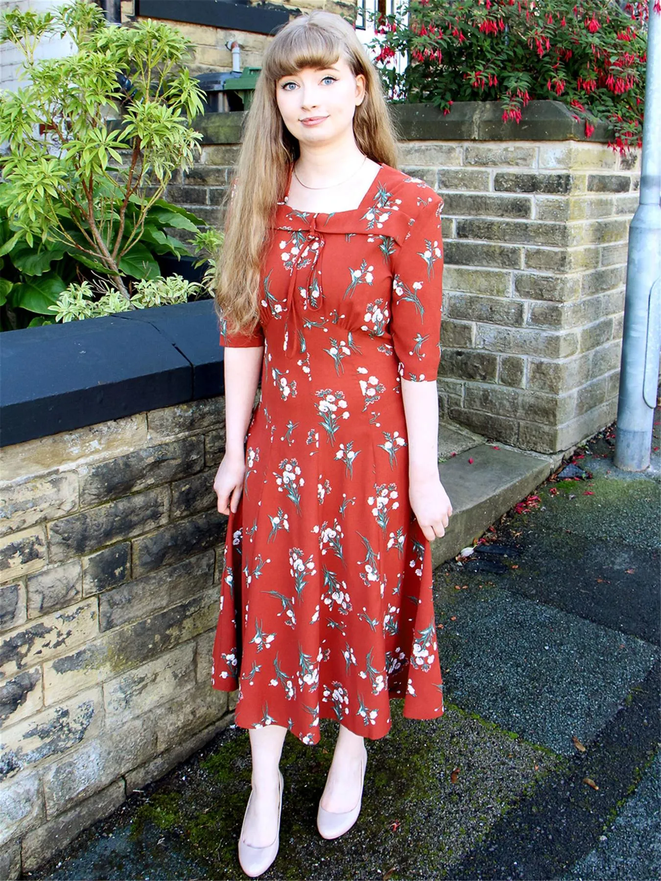 1940s Vintage Floral Tribute Tea Dress in Russet Orange